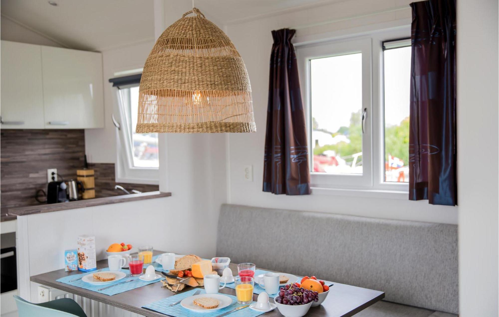 Cozy Home In Breukelen With Wifi Ngoại thất bức ảnh
